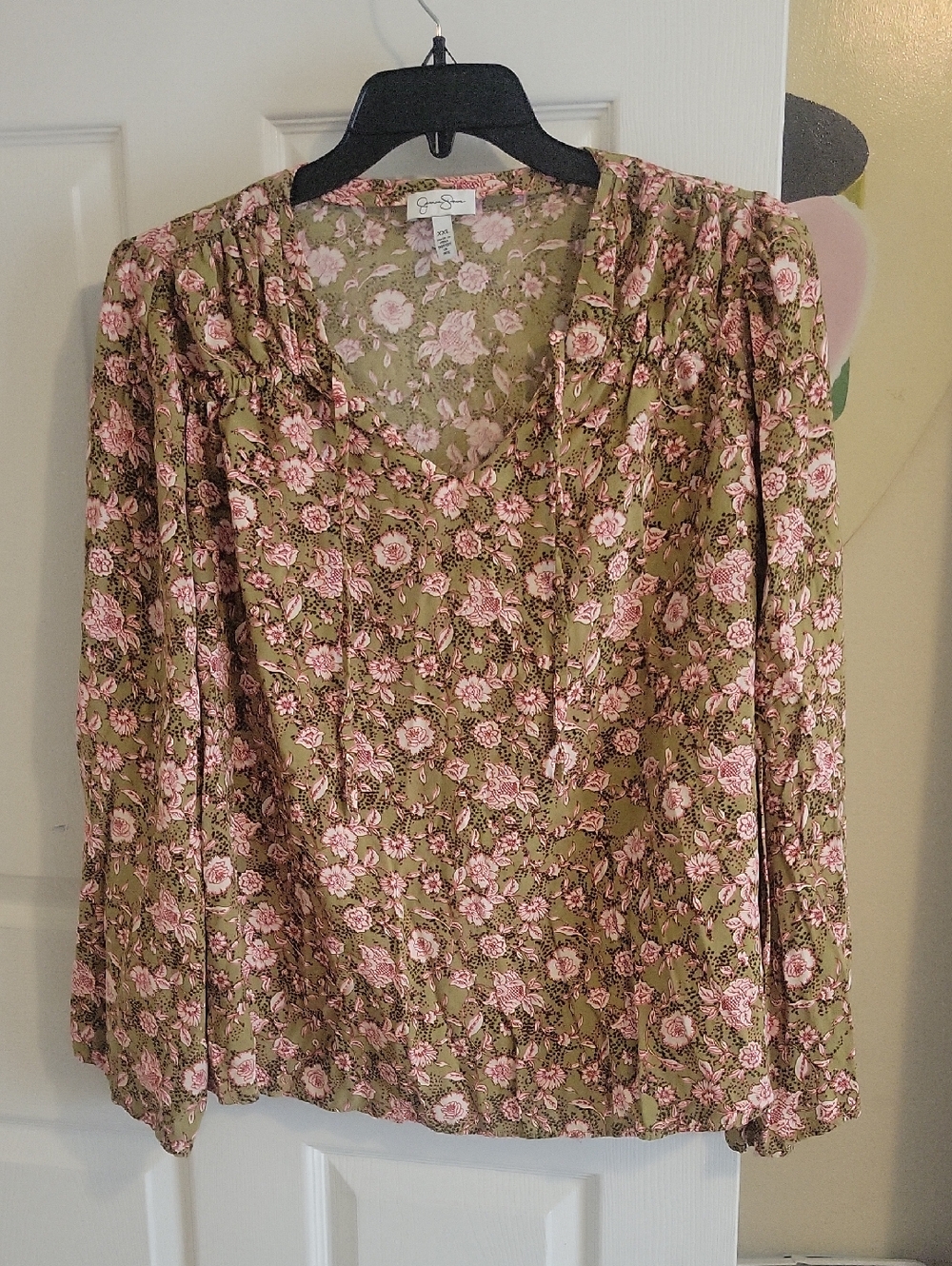 Jessica Simpson SzXXL cottagecorp Olive and Pink Floral Long Sleeve Vneck Top
